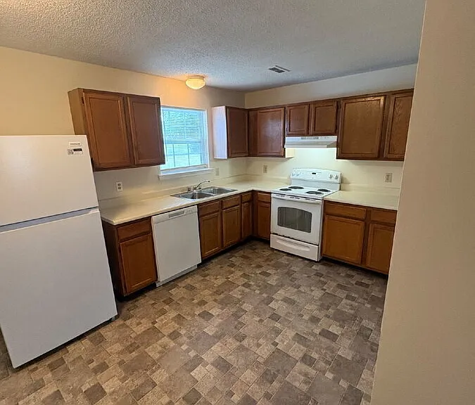 109 Pennie Ln #B — Photo 4