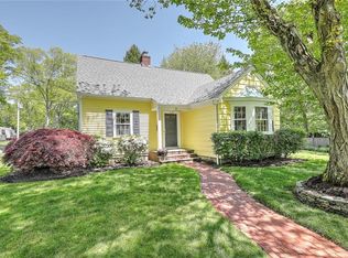 20 Winthrop Dr, Barrington, RI 02806