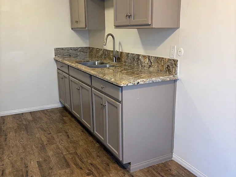 10371 Park Ave #D — Photo 6