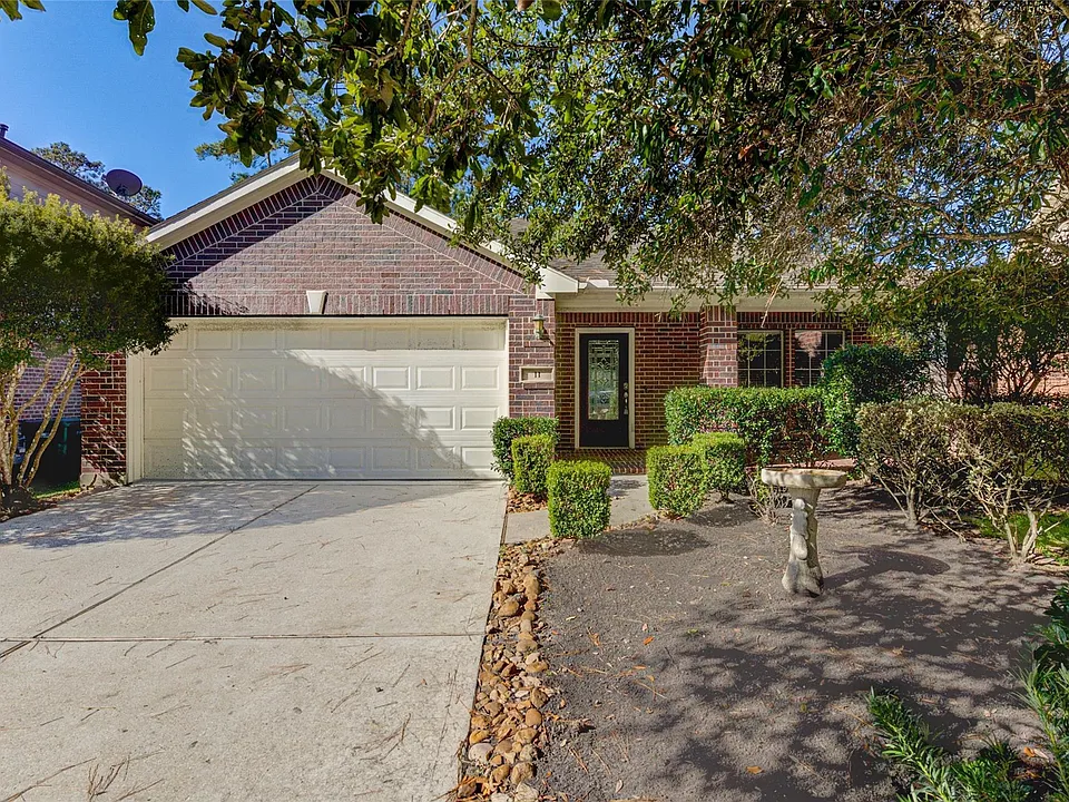 11 Ebony Oaks Pl