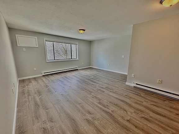 5th image of 437 Sunderland Rd APT G