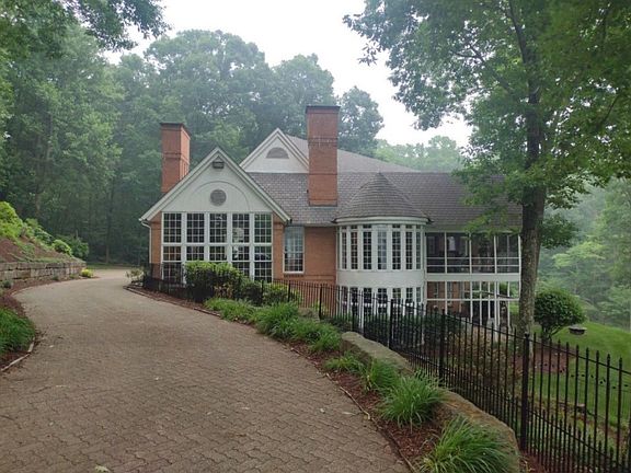 2nd image of 300 Lakewood Dr