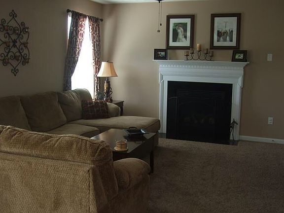 3rd image of 366 Brandon Dr