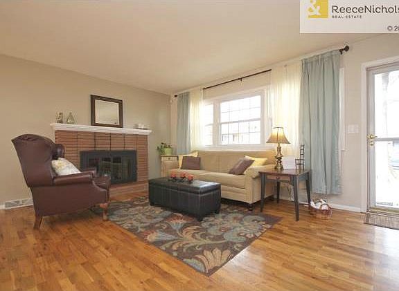 3rd image of 9325 Hardy Dr