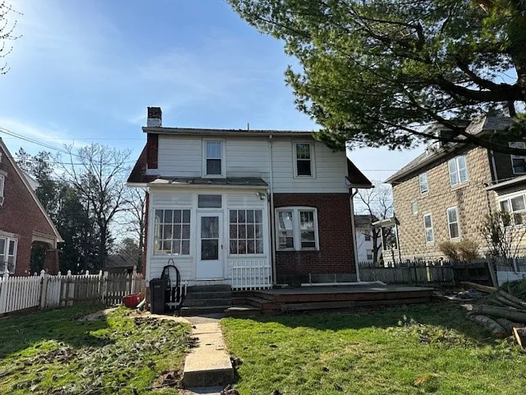 303 E Main St — Photo 18