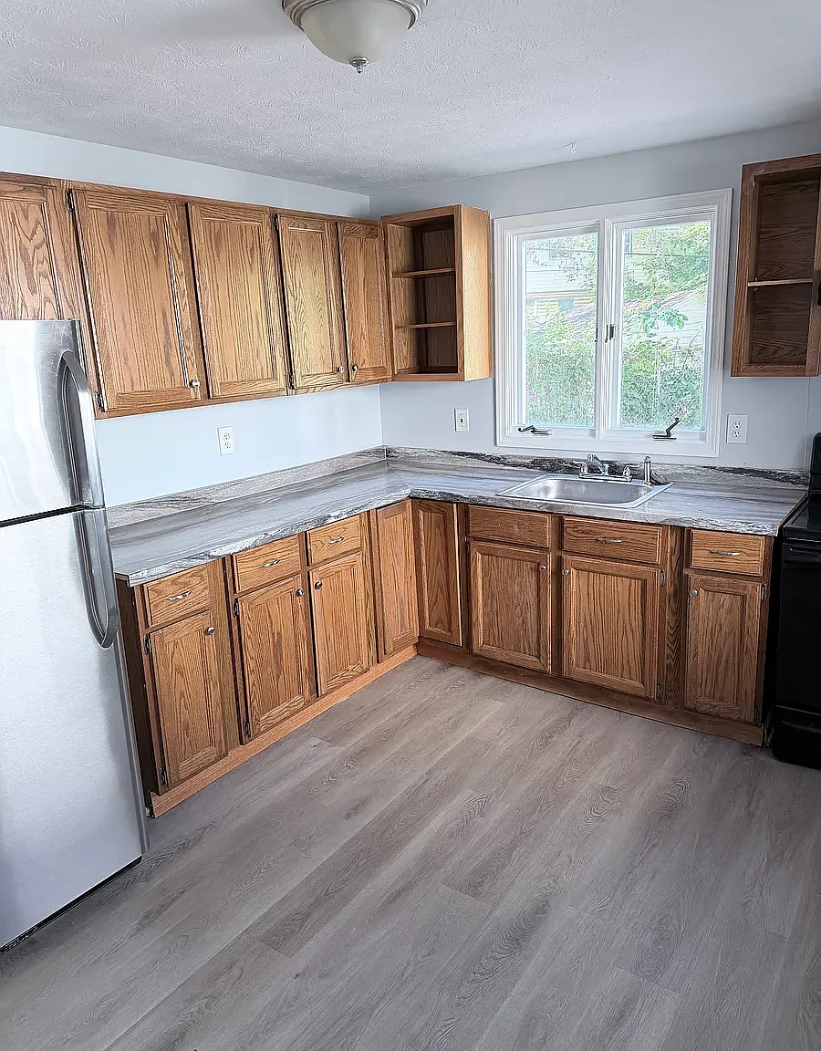 2 bed, 1.5 bath, 884 sqft, $1,350 — Photo 2