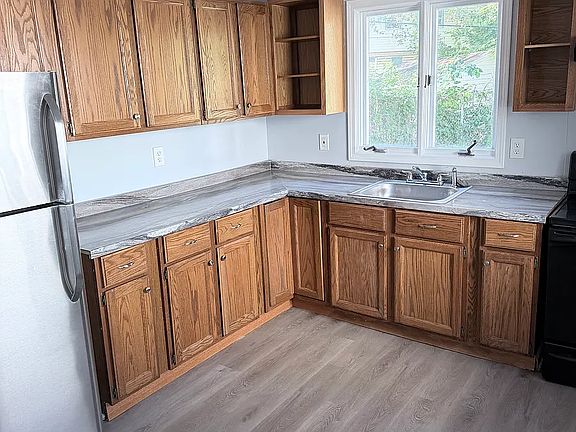 2nd image of 40-42 Oneida St #2