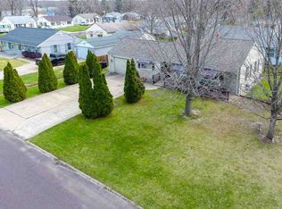 2806 N Golf Dr, Peoria, IL 61604