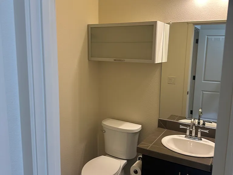 837 NE Wheelock Pl — Photo 12