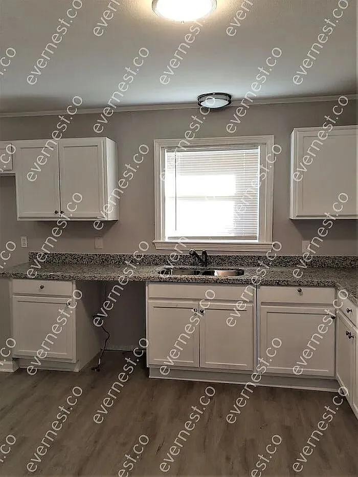 jpg - 729 McCluer Rd