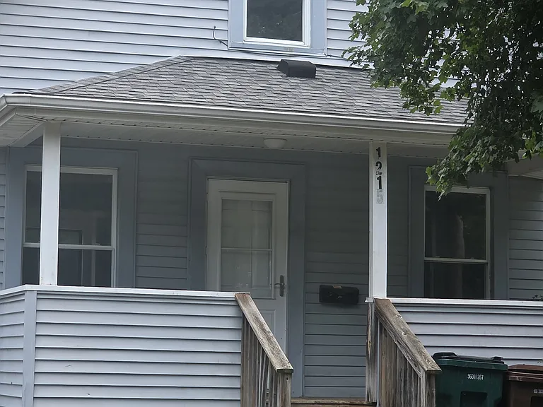 1215 E Kalamazoo St — Photo 1