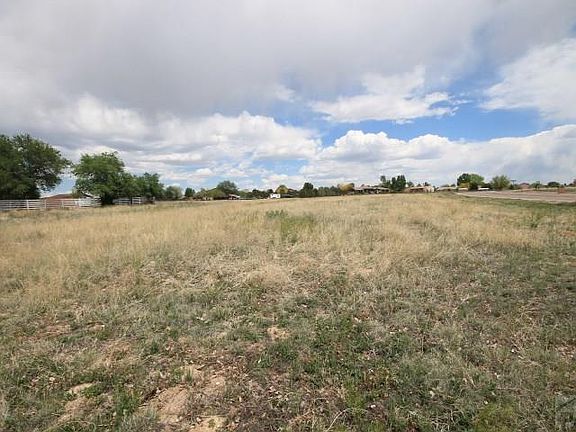3rd image of 692 S Hahns Peak Ave
