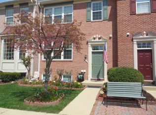 7421 Dunnington Pl, Alexandria, VA 22315