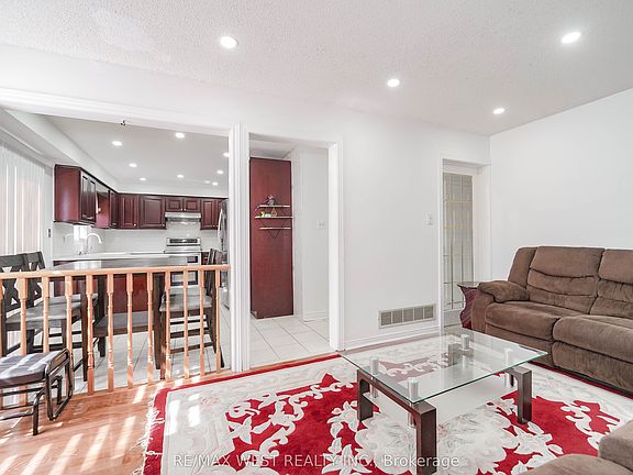 5th image of 120 Littles Rd