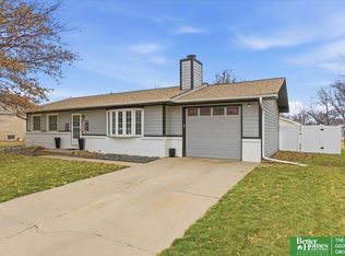 700 W R St, Lincoln, NE 68528