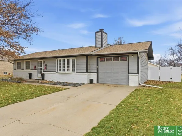 700 W R St, Lincoln, NE 68528