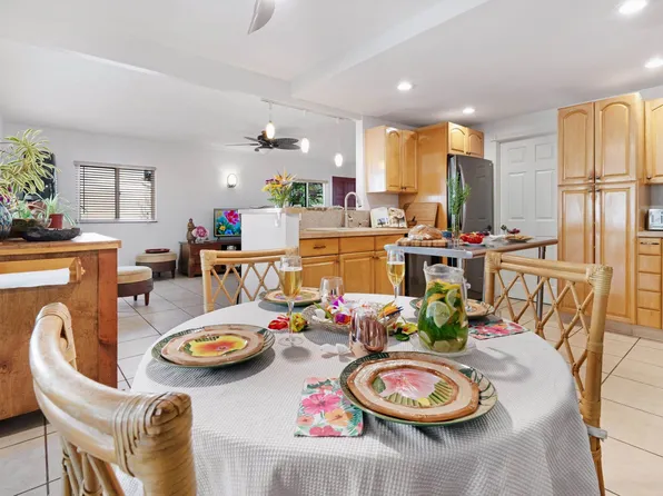 90 Auhana Rd APT 201, Kihei, HI 96753