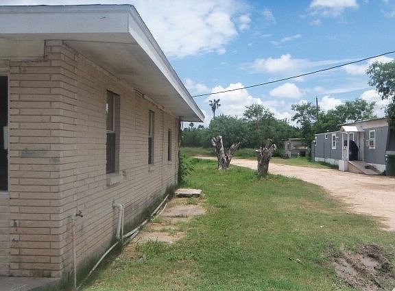 4th image of 950 N Iowa Ave