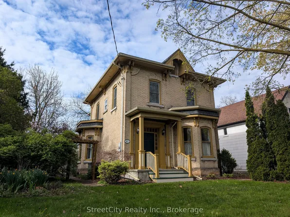67 Douro St, Stratford, ON N5A 3R2