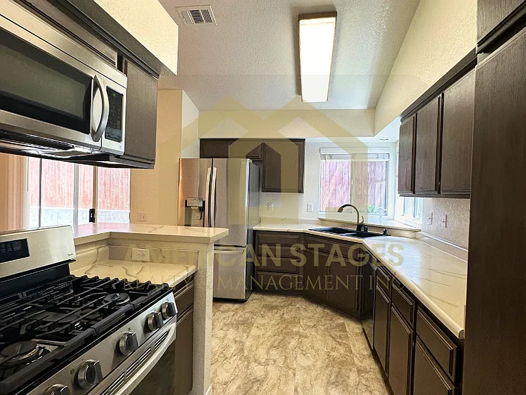 1417 Glen Ellen Ln — Photo 10