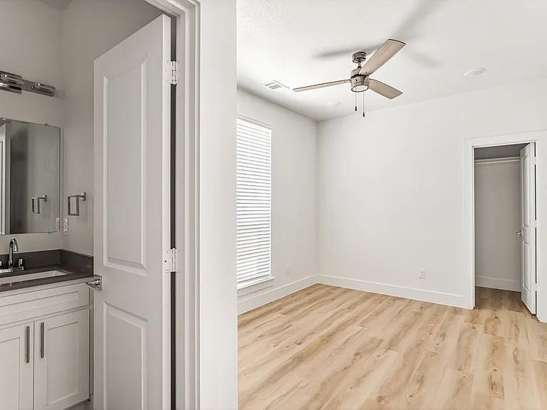2505 Benbrook Blvd #504 — Photo 10