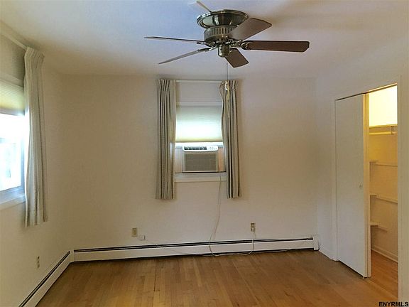 4th image of 6 Blue Spruce Ln
