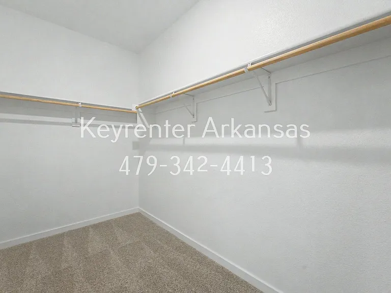 4808 Planetree St — Photo 17