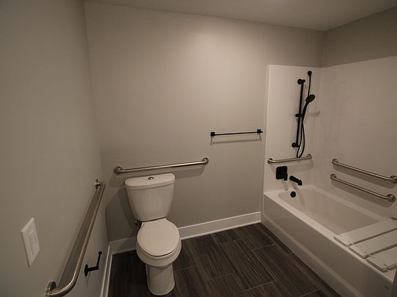 5th image of 200 S 21st St #515