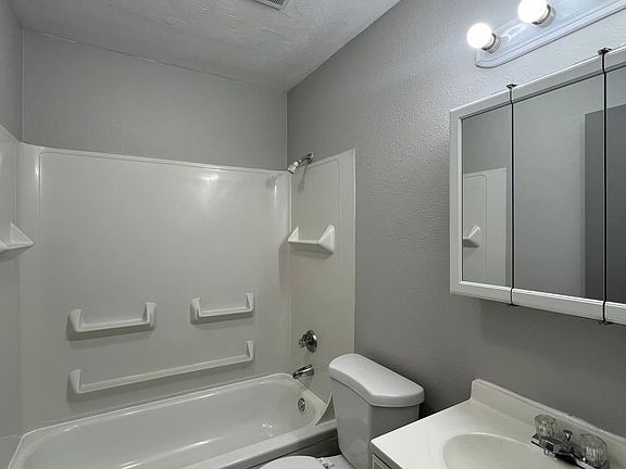 5th image of 166 NE 162nd Ave #16