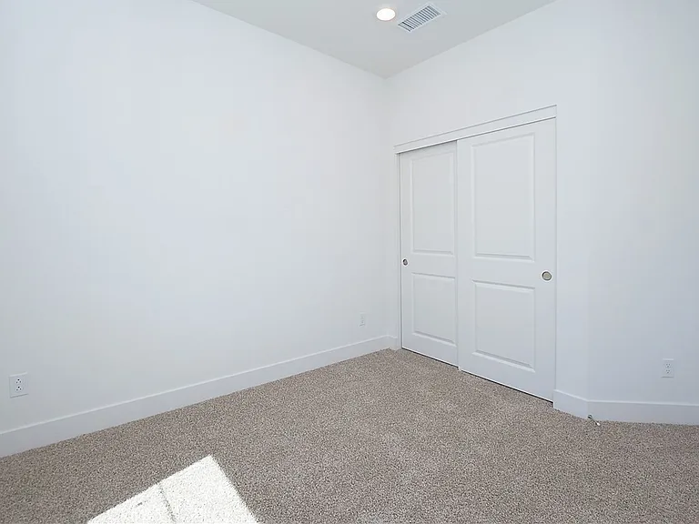 1645 W Hornet Dr — Photo 18