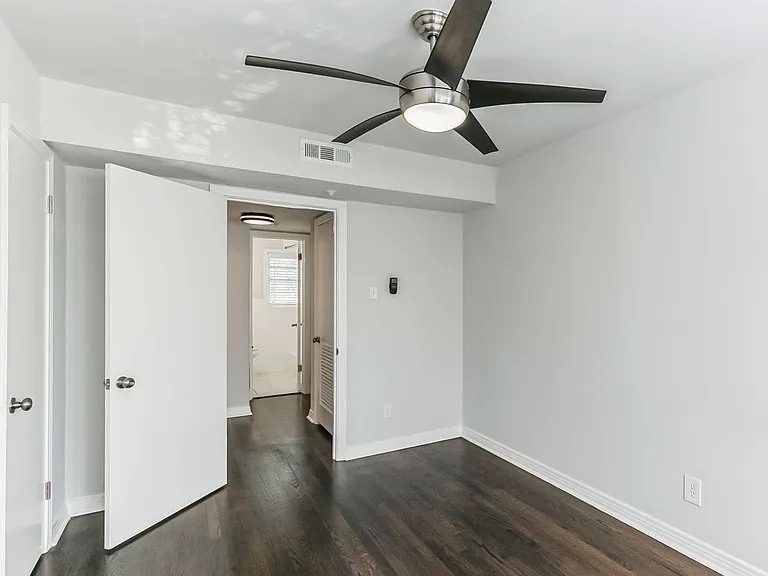6202 Gaston Ave — Photo 17