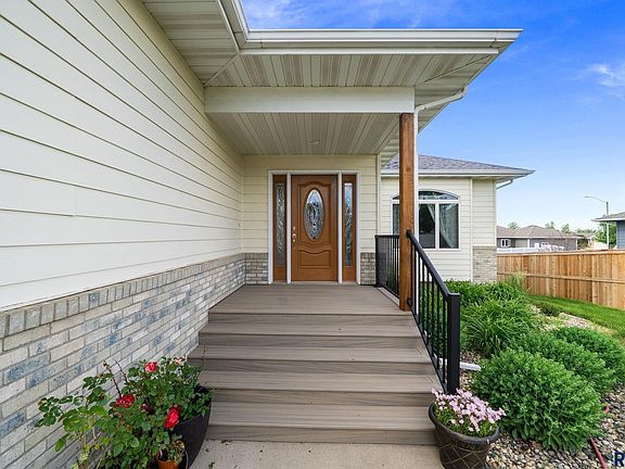 5th image of 7708 W Justice St