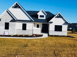 225 Mason Dr, Riverdale, IA