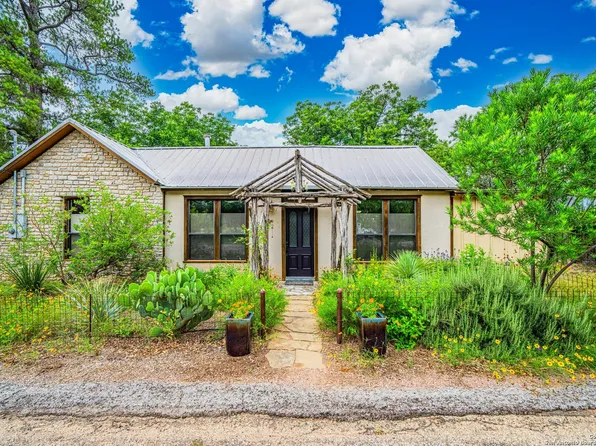 104 S Pecan St, Mason, TX 76856