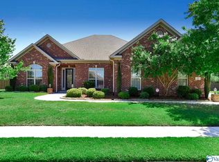 31 Holly Park Blvd, Huntsville, AL 35824