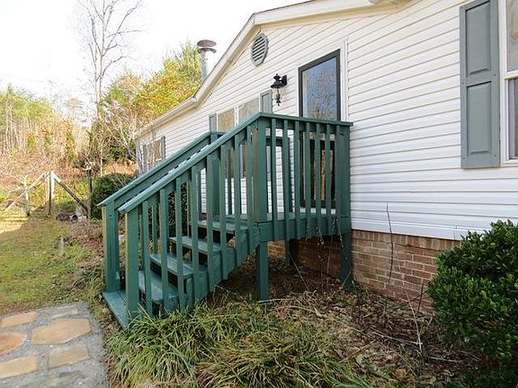 5th image of 127 Robertson Ln