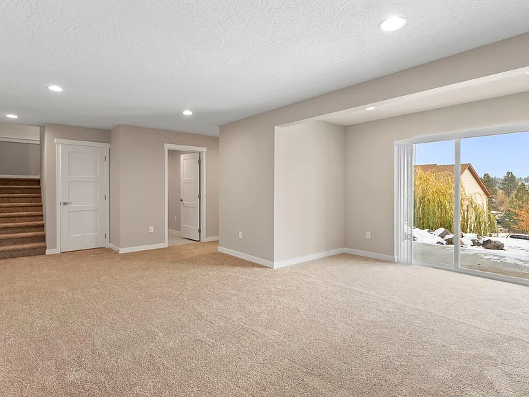 1627 S Cochran St — Photo 11