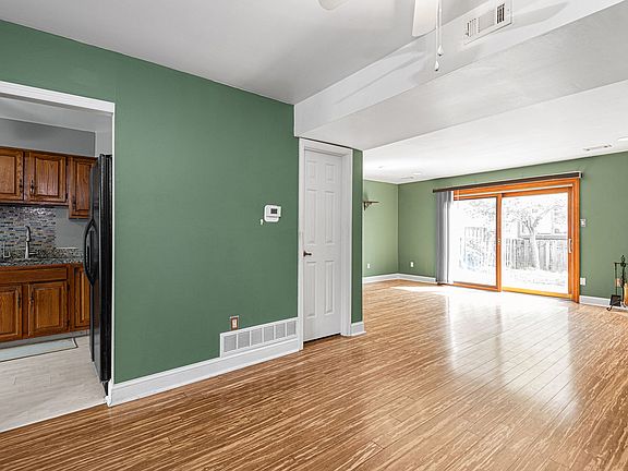3rd image of 303 Milford Ct