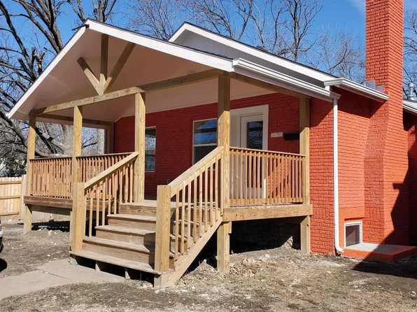 2126 SW Buchanan St, Topeka, KS 66611