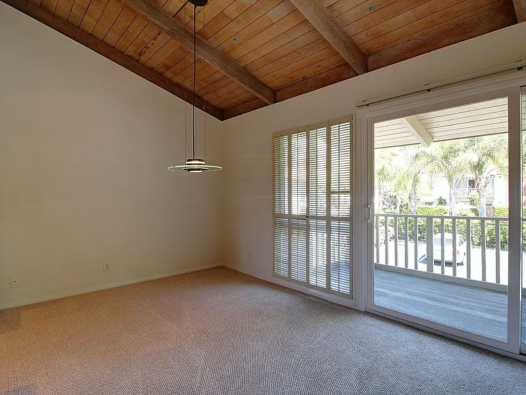 2630 State St #6 — Photo 12