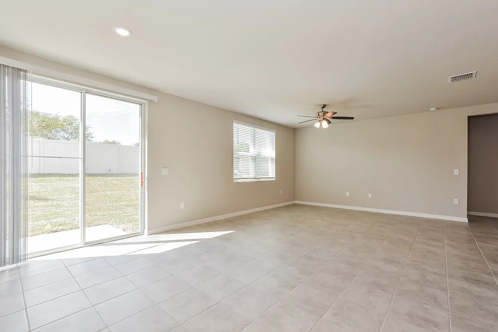 4 bed, 2.0 bath, 1840 sqft, $2,740 — Photo 3