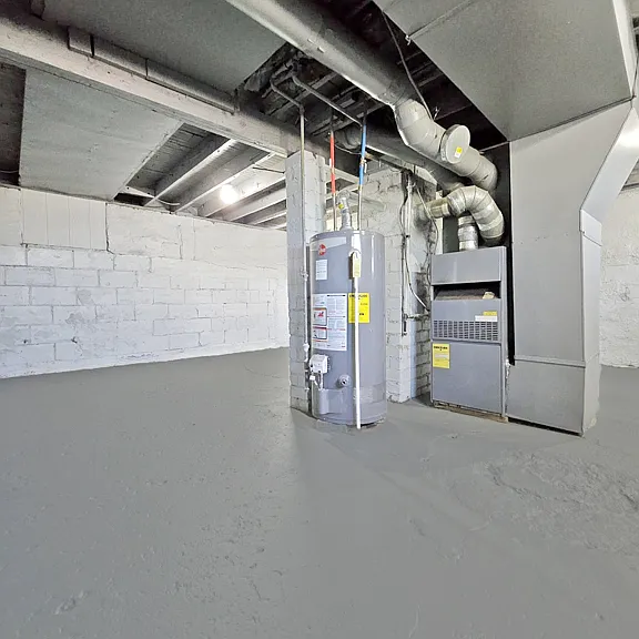 1645 Superior Ave NE — Photo 12