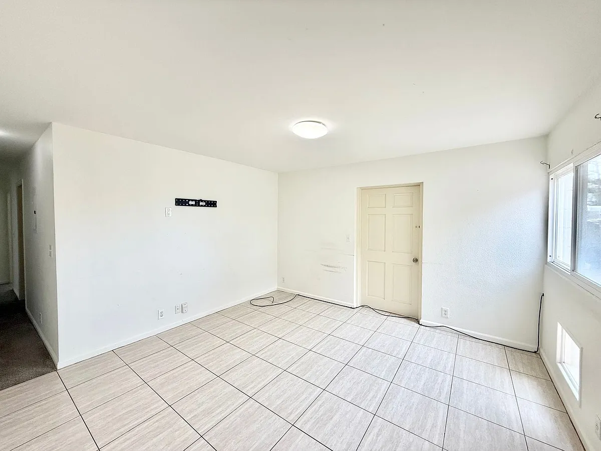 Building Photo - 87-119 Halike Pl