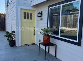 727 2nd St, Pacific Grove, CA 93950