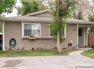 916 E 7th St, Cheyenne, WY 82007