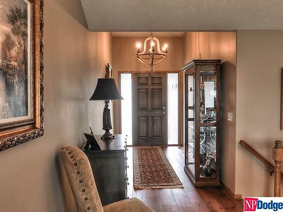 4th image of 110 Oakmont Cir