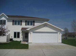 2513 S 40th St, Grand Forks, ND 58201