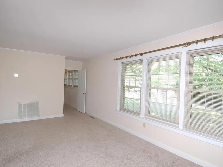 706 Smedes Pl — Photo 14