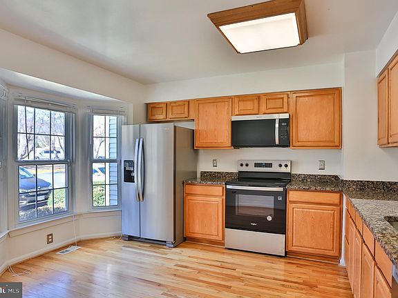 4th image of 15475 Cliffview Dr