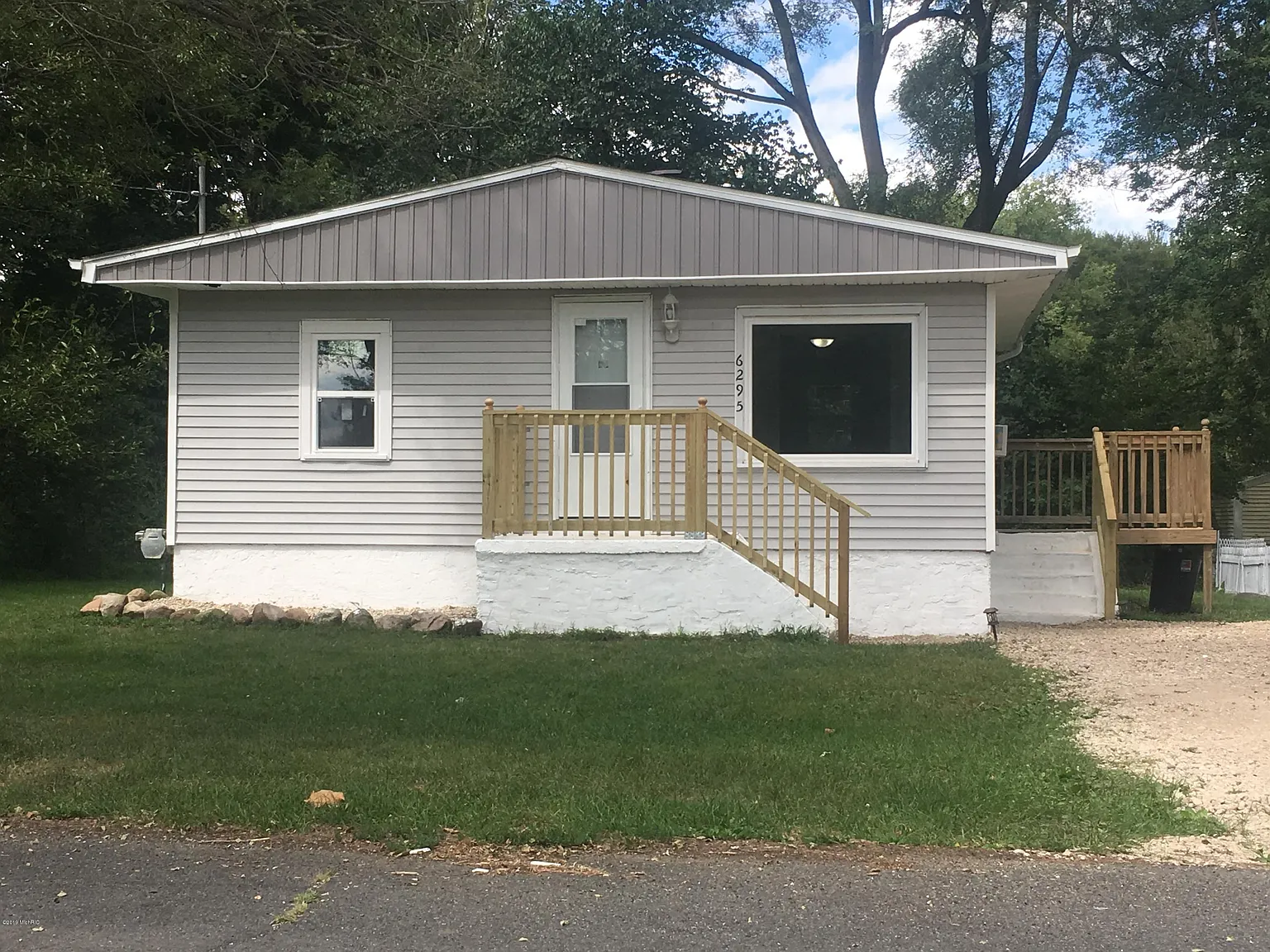 6295 Wright St photo 1